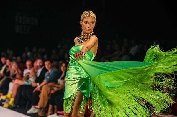 Pandemi sonrası podyumlarda Antalya Moda Günleri