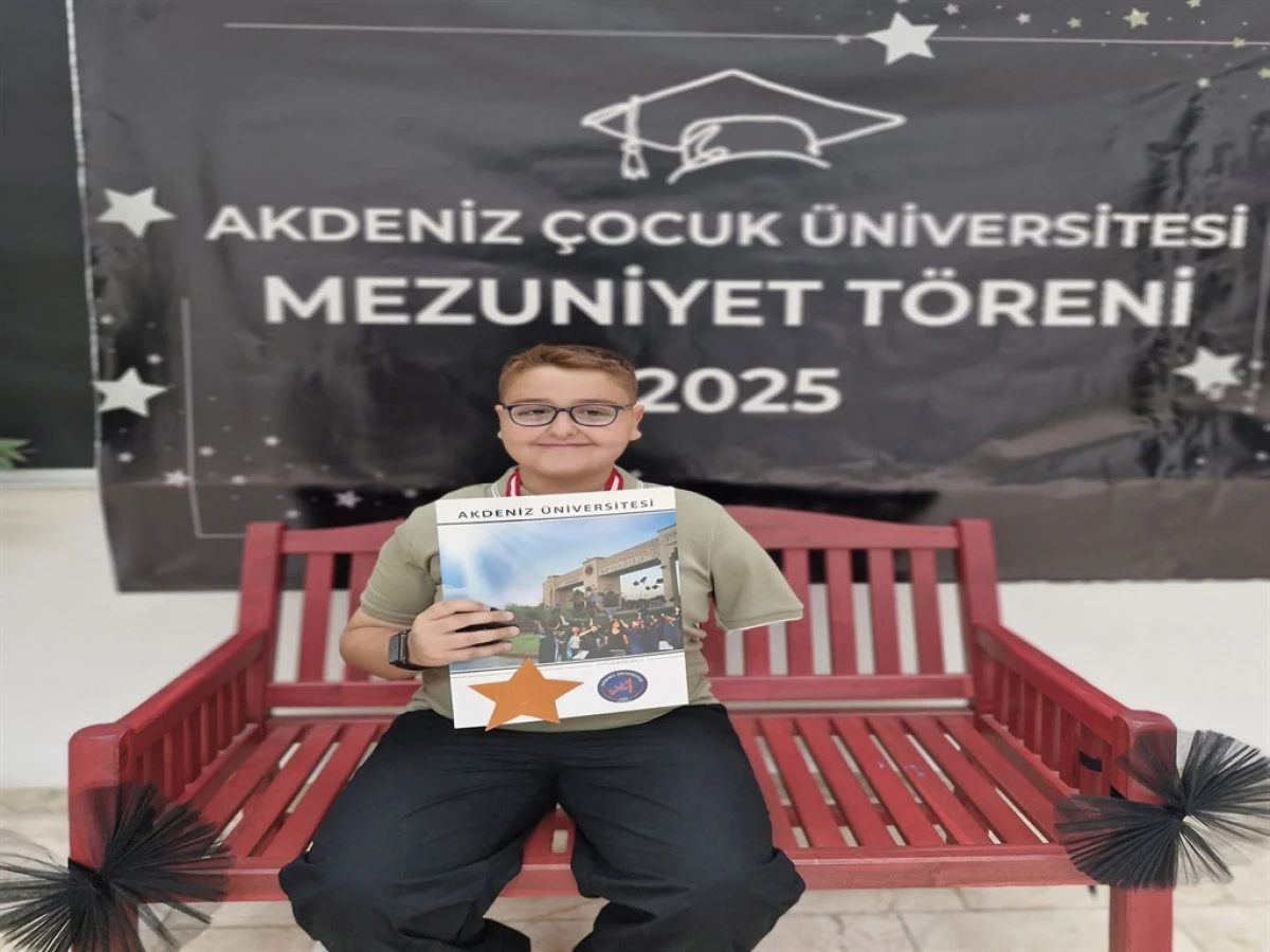 19 saat kaldığı enkazda kolunu kaybeden Üstün'ün hayali pilotluk 