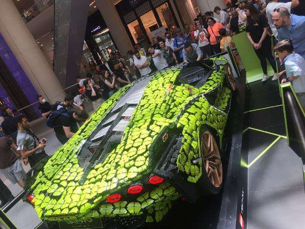 LEGO Technic Lamborghini Sián FKP 37 görenleri şaşırttı