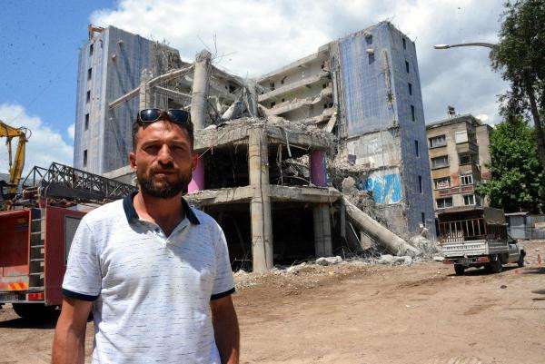 Dünyanın en saçma binası olarak bilinen o yapı yıkıldı