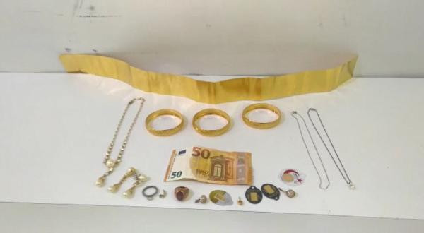 500 bin lira değerinde ziynet eşyası hırsızı 2 şüpheli tutuklandı