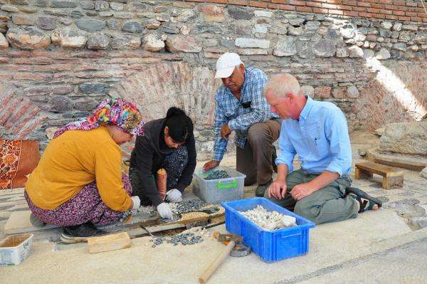 Antik Çağ'ın en büyük sinagogunu kadınlar yeniliyor