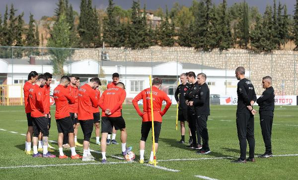 A Milli Futbol Takımı Çekya maçının hazırlıklarına başladı