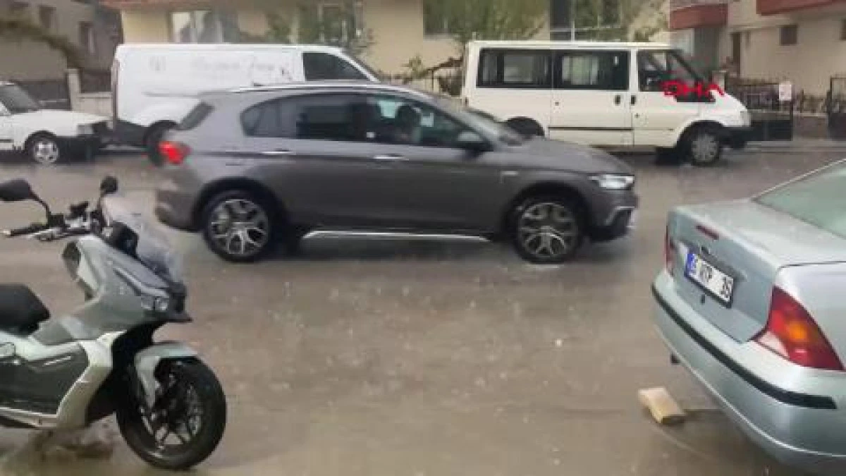 Ankara'da dolu ve sağanak etkisini sürdürüyor
