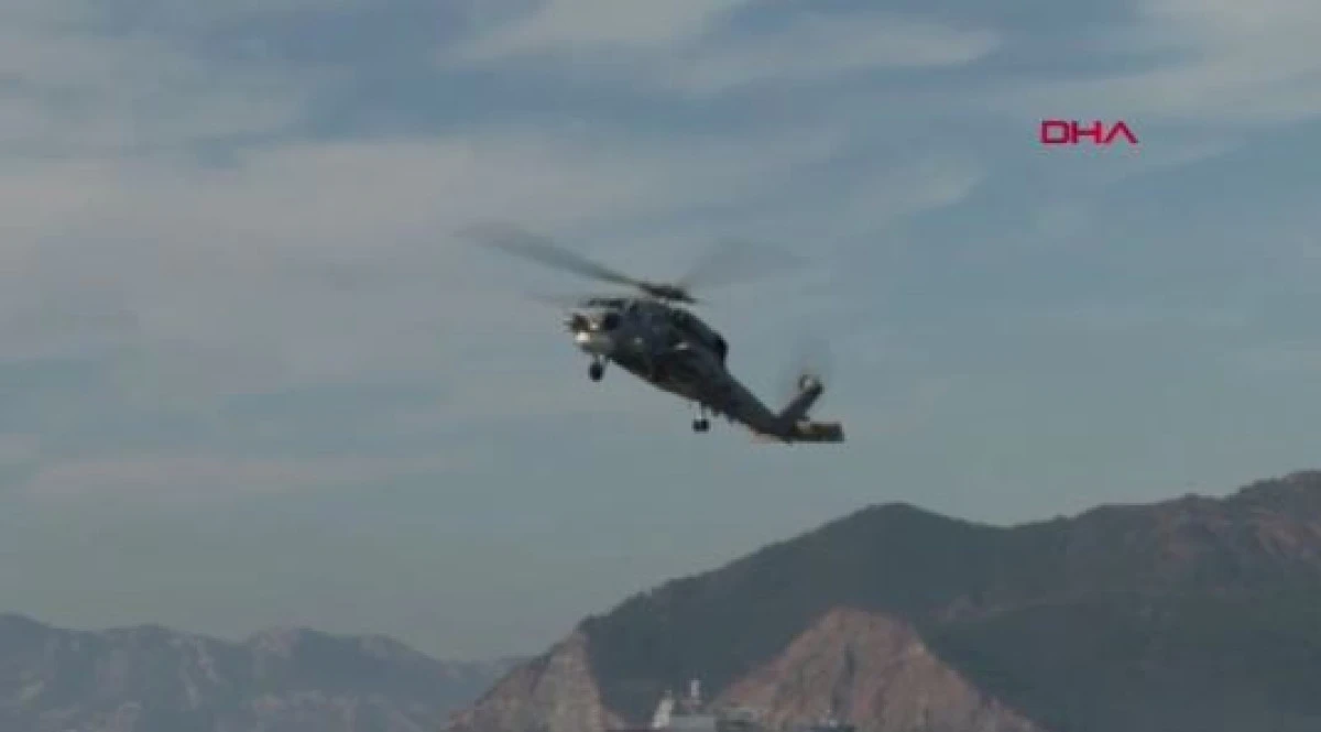 Antalya'da arızalanan helikopter denize acil iniş yaptı