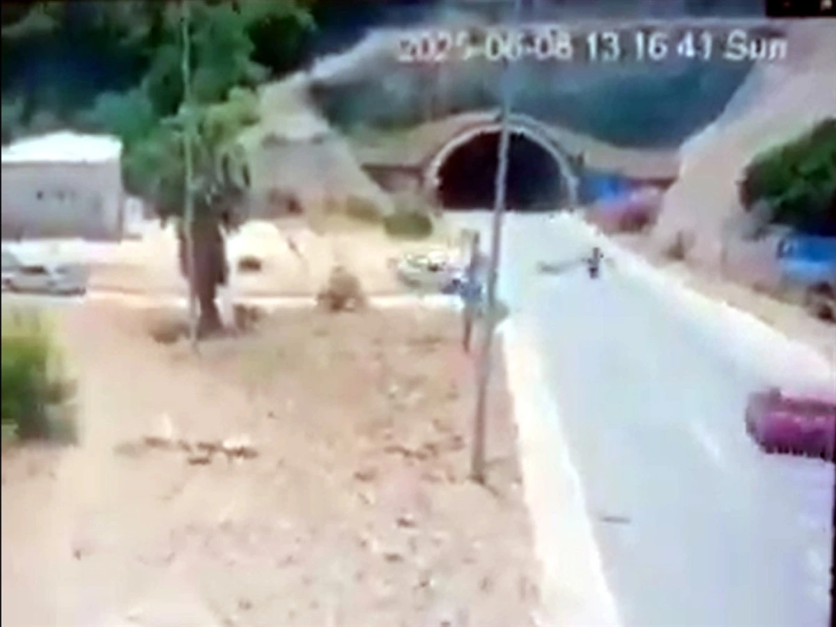 Antalya’da tünel girişinde kaza: 2 ölü, 4 yaralı