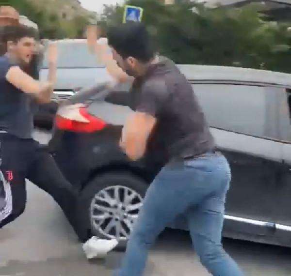 Ataşehir'de demir sopalı trafik kavgası 
