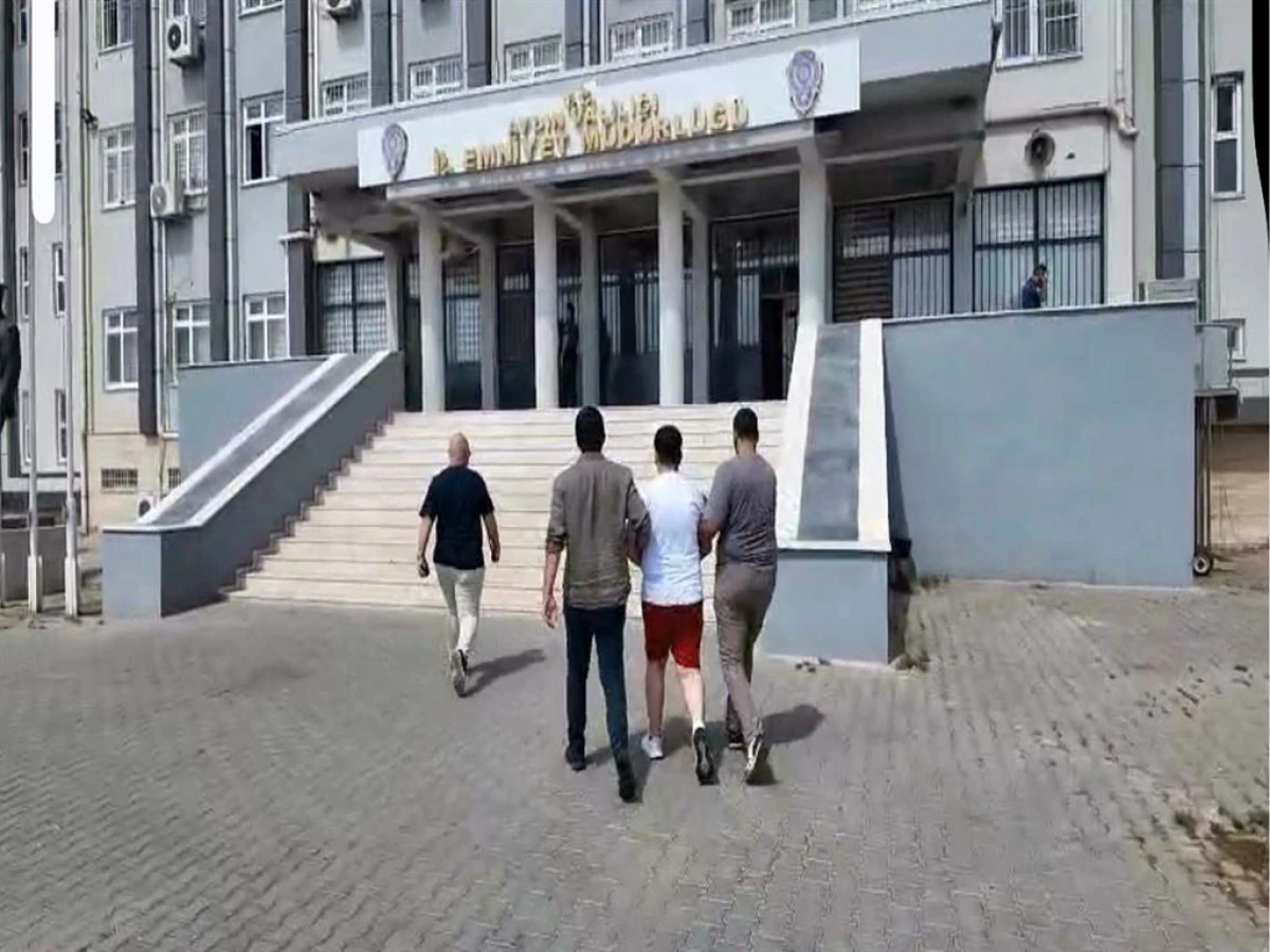 Aydın'da 131 yıl hapis cezasıyla aranan su&ccedil;a s&uuml;r&uuml;klenen &ccedil;ocuk yakalandı