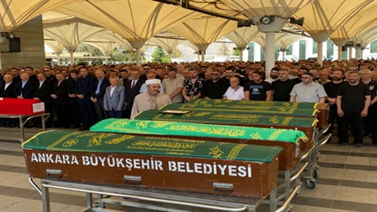 Babası tarafından &ouml;ld&uuml;r&uuml;len gen&ccedil; toprağa verildi 