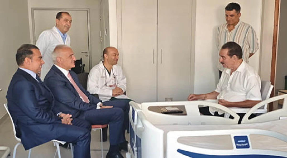 Bakan Ersoy'dan hastanede tedavi g&ouml;ren İbrahim Tatlıses'e ziyaret