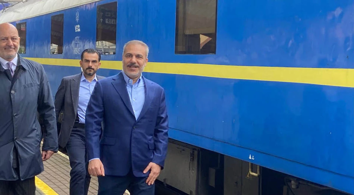 Bakan Fidan, Ukrayna ziyareti için trenle Polonya'dan Kiev'e hareket etti
