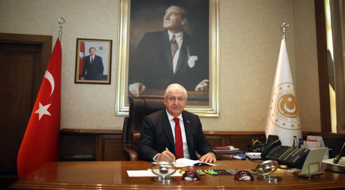 Bakan Güler ve TSK komuta kademesi İran sınırında
