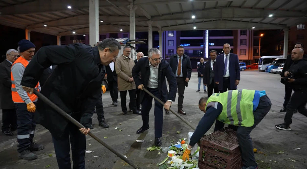 Bakan Işıkhan, işçilerle buluştu