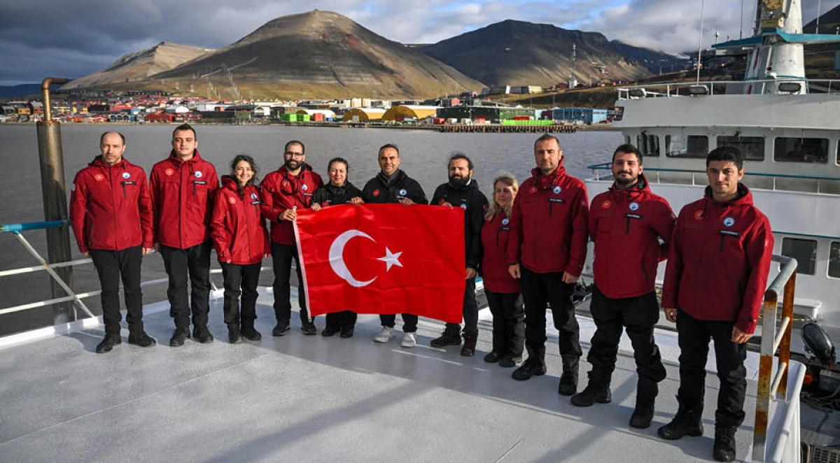 Bakan Kacır, 6'ncı Ulusal Arktik Bilim Seferi'ne katıldı