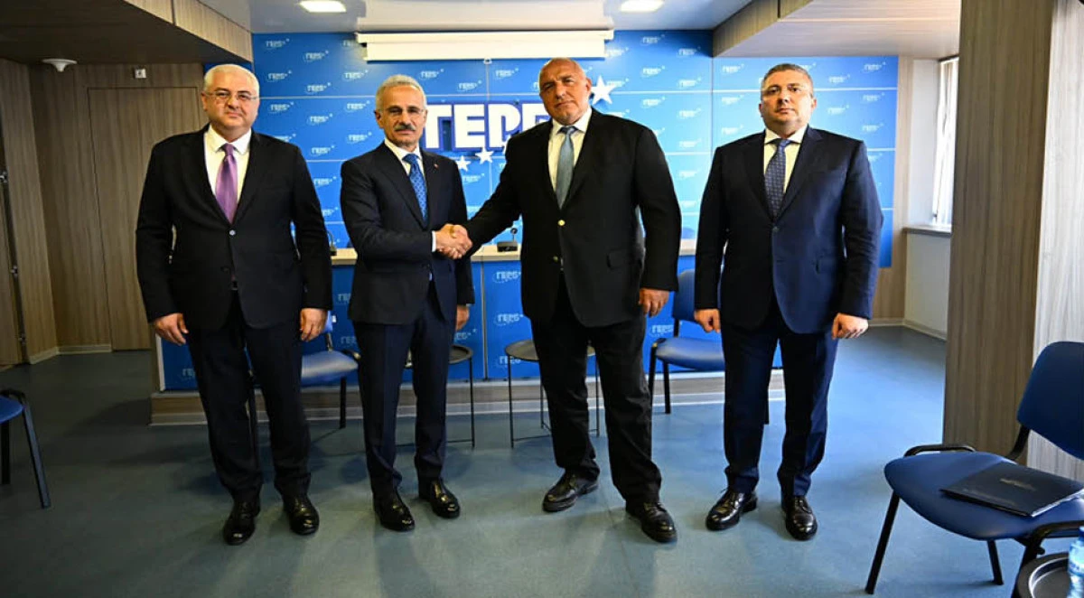 Bakan Uraloğlu, Avrupalı Gelişimi için Vatandaşlar Partisi Başkanı Borisov ile görüştü