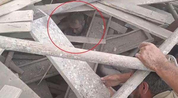 Batman’da cami inşaatının iskelesi çöktü: 4 işçi yaralı