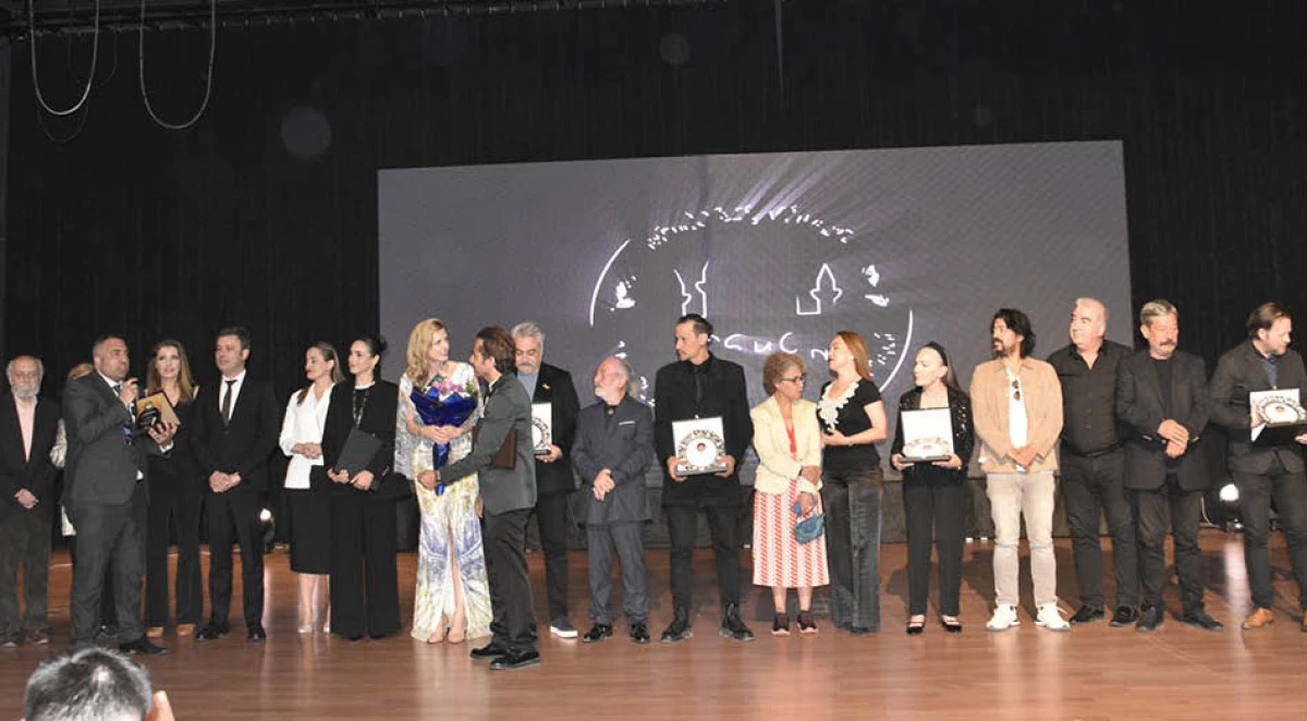 Bitlis Beş Minare Uluslararası Film Festivali’nde dereceye giren sanatçılar ödüllerini aldı
