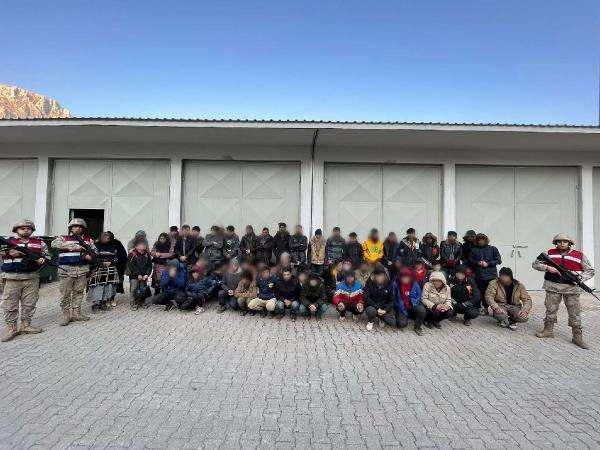 Bitlis&rsquo;te 60 ka&ccedil;ak g&ouml;&ccedil;men daha yakalandı