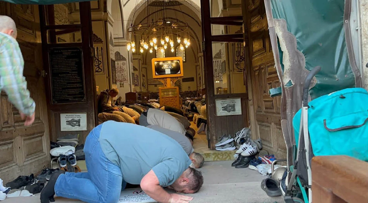 Bursa'da bayram namazını Ulu Camii'nde kıldılar; avlular doldu