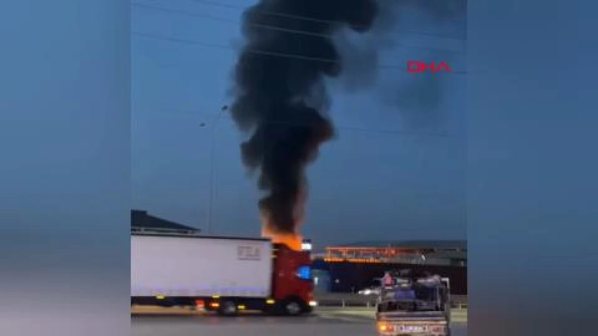 Bursa’da geri dönüşüm tesisinde çıkan yangın kısa sürede söndürüldü