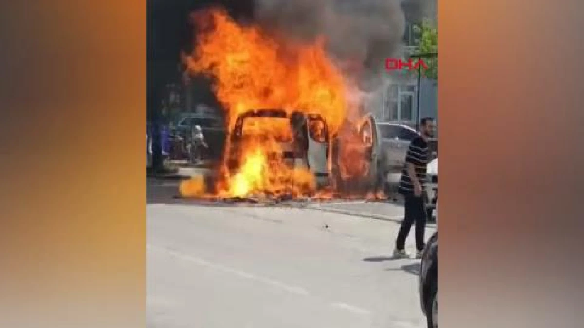 &Ccedil;akmak y&uuml;kl&uuml; hafif ticari ara&ccedil;, alev alev yandı