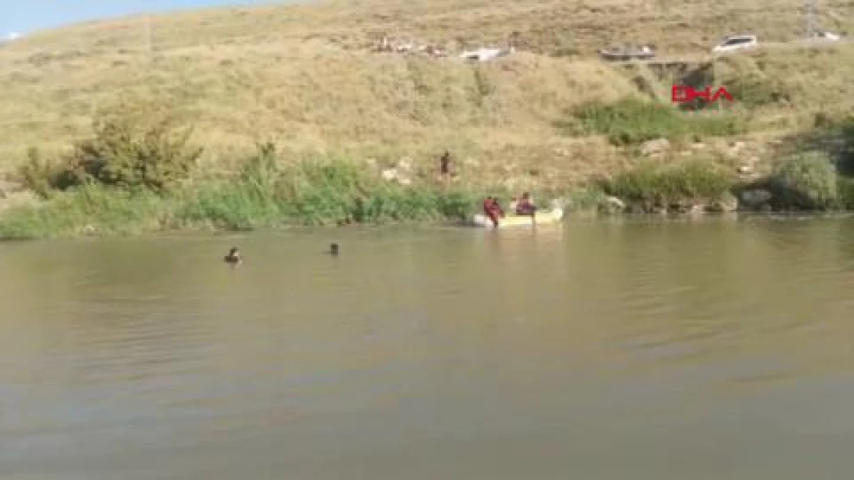 &Ccedil;aya d&uuml;şen kardeşlerden biri &ouml;ld&uuml;, diğeri aranıyor