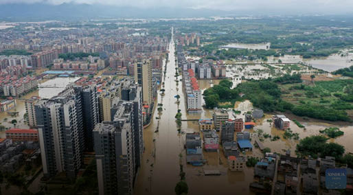Çin’de sel: 24 nehir taştı