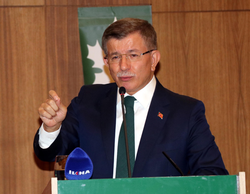 Davutoğlu: Bürokrasi durmuş durumda Ankara'da