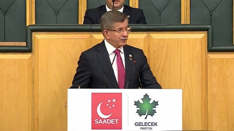Davutoğlu: Türkiye, Ermenistan ile ilişkilerini süratle normalleştirmelidir