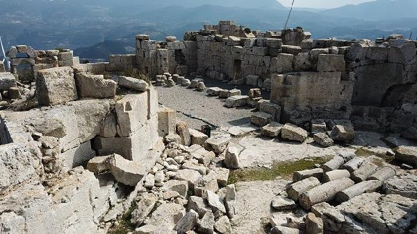 Depremzede Simon'un 6'ncı yüzyılda yaptığı manastır, depremi hasarsız atlattı 
