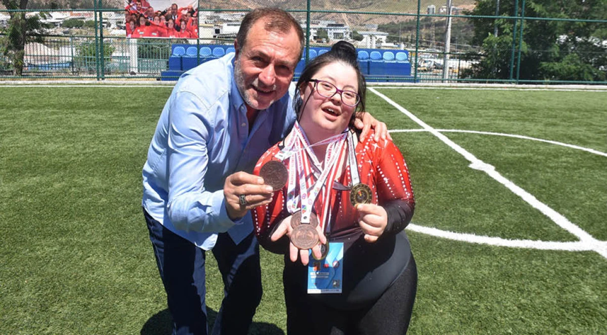 Down sendromlu milli sporcu Selin: Lütfen eve kapanmayın, benim gibi engelleri aşın