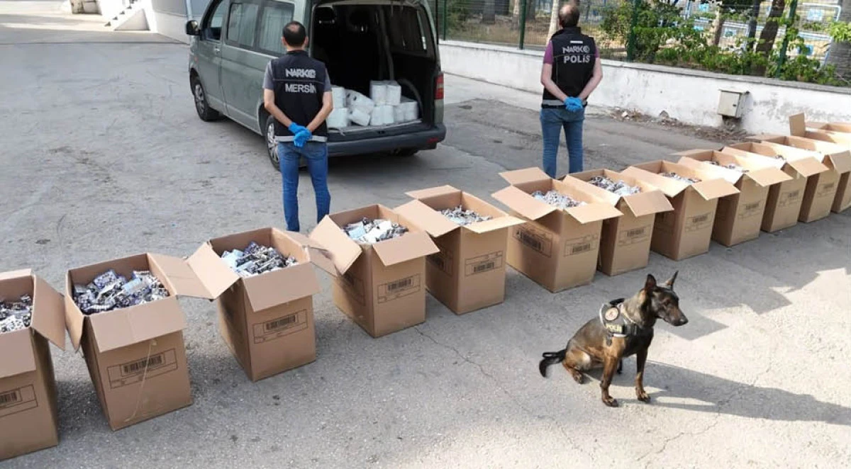 Dronla tespit edilen araçtan 38 bin 464 adet sentetik ecza hap çıktı