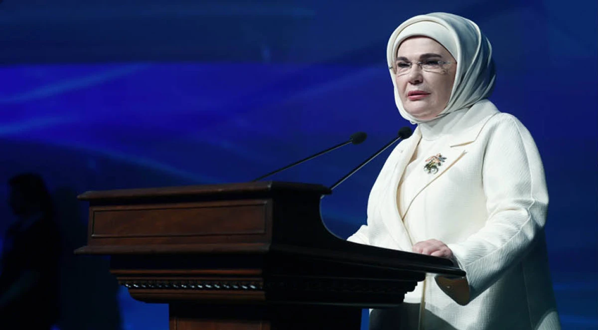 Emine Erdoğan, Srebrenitsa Soykırımı'nda hayatını kaybedenleri andı