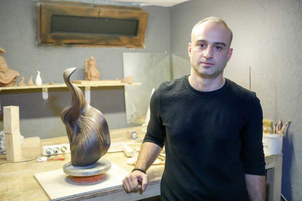 Eminönü'nde bronz simitleri çalınan heykelin sanatçılarından Burnazoğlu: Tekrar yapması 1 ayı alır 