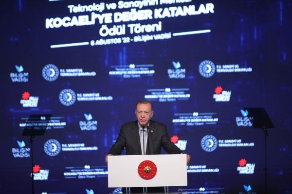 Erdoğan: Türkiye'yi bu küresel fırtınadan da sahil-i selamete mutlaka çıkaracağız