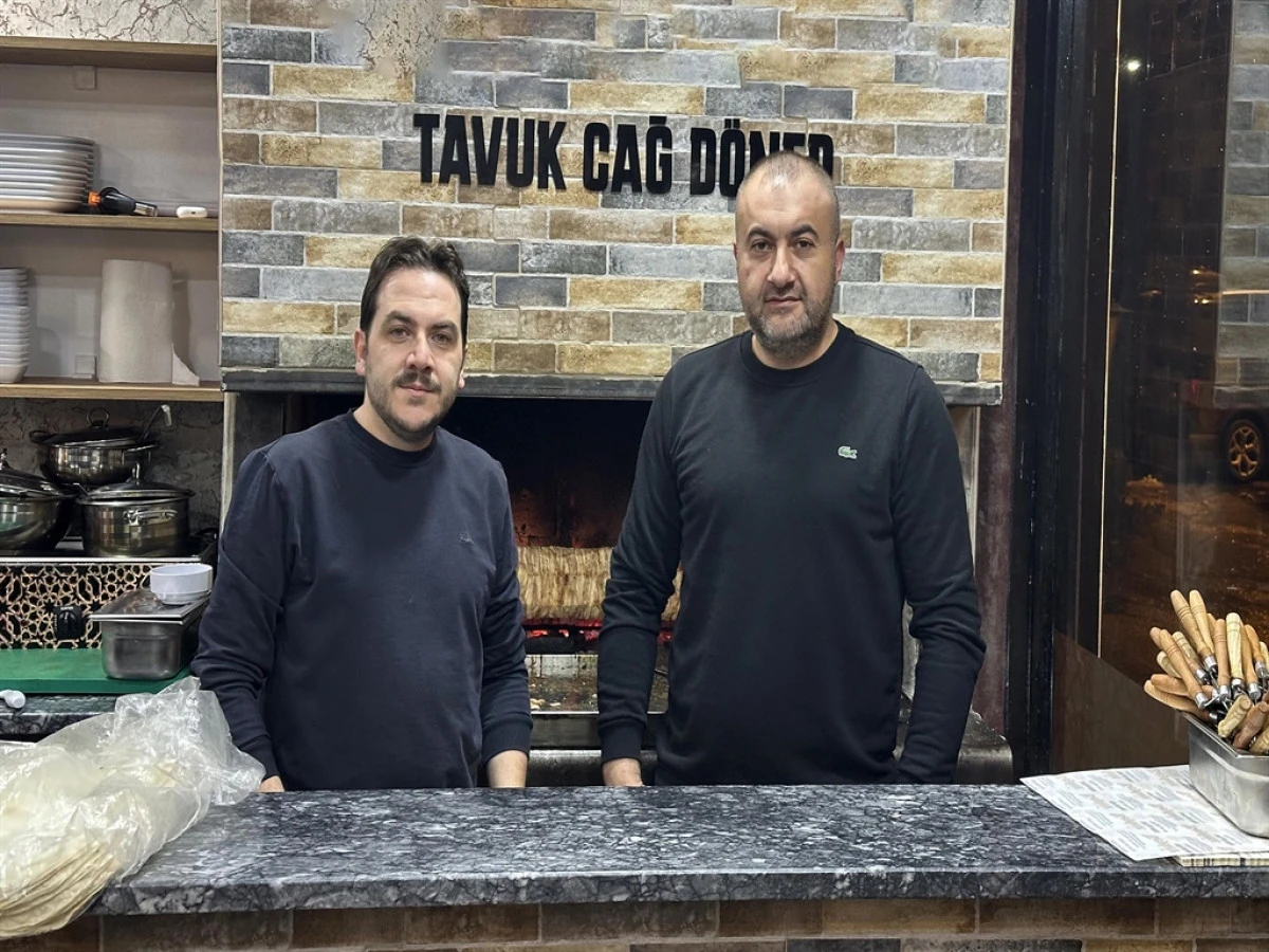 Erzurum&rsquo;da kuzu etiyle yapılan &lsquo;cağ kebaba&rsquo; tavuklu alternatif