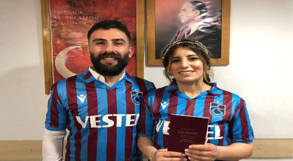 Evlenmek i&ccedil;in "Trabzonspor şampiyon olmalı" şartını koşan &ccedil;iftin bekleyişi sona erdi.