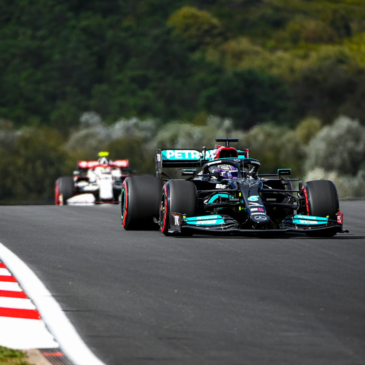 Formula 1'de İspanya'da kazanan Oscar Piastri