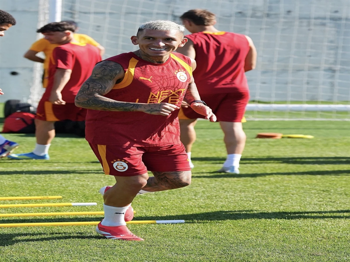 Galatasaray'da &ccedil;ift idman mesaisi