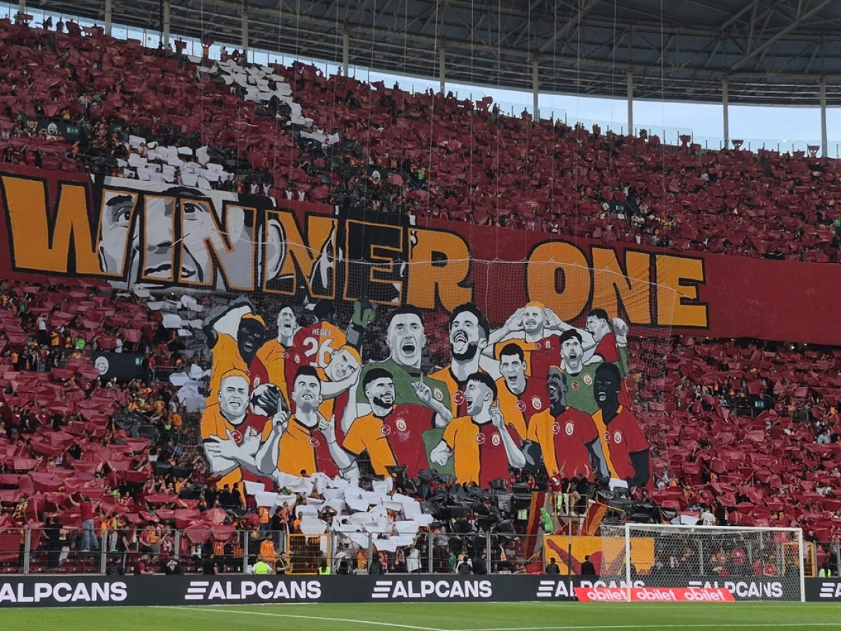 Galatasaray’da Muslera ve Mertens’e duygusal veda