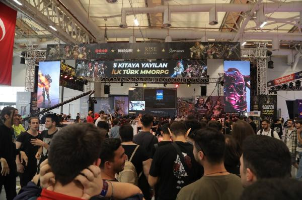 Gaming İstanbul Fuarı'nda Rise Online standına yoğun ilgi 