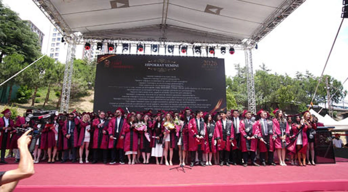 İstanbul Kent &Uuml;niversitesi&rsquo;nde mezuniyet coşkusu