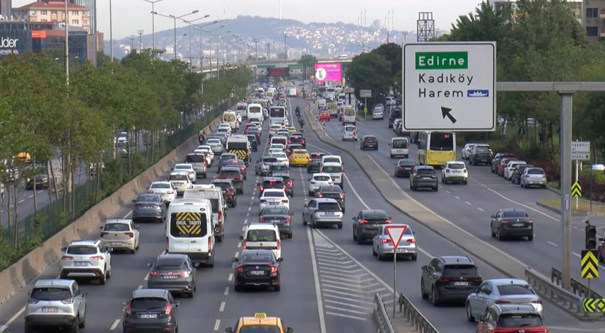 İstanbul'da trafik yoğunluğu yüzde 63