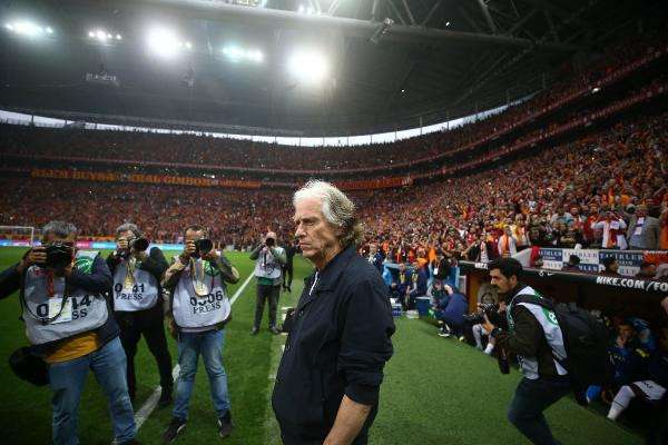 Jorge Jesus derbi galibiyeti yaşayamadı