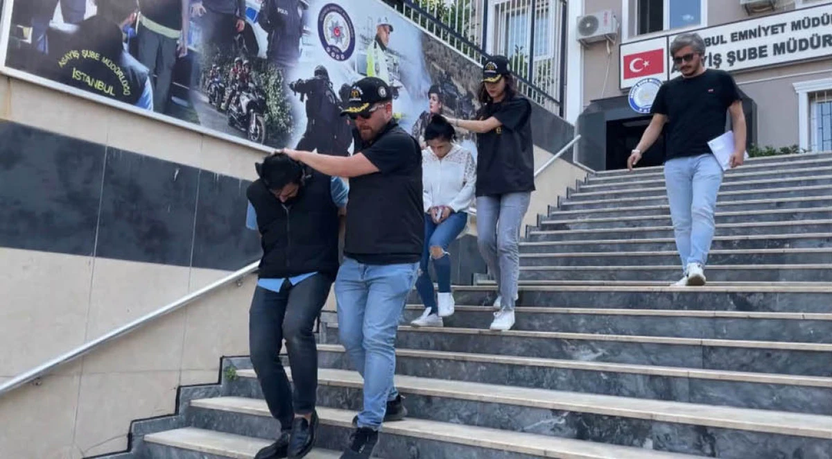 Kağıthane'de kuyumcuya sahte altın satan 2 şüpheli yakalandı