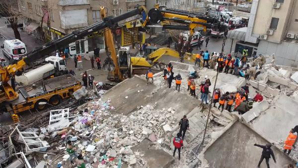 Kahramanmaraş’ta 7.7 şiddetinde deprem: Can kaybı artıyor