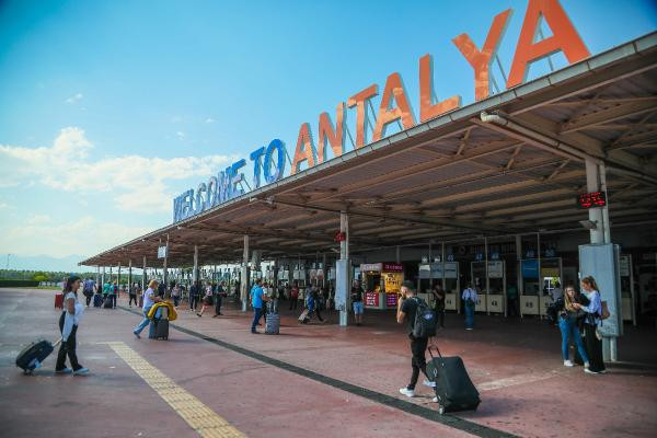 Kısmi seferberlik sonrası Rusya'dan Antalya'ya akın