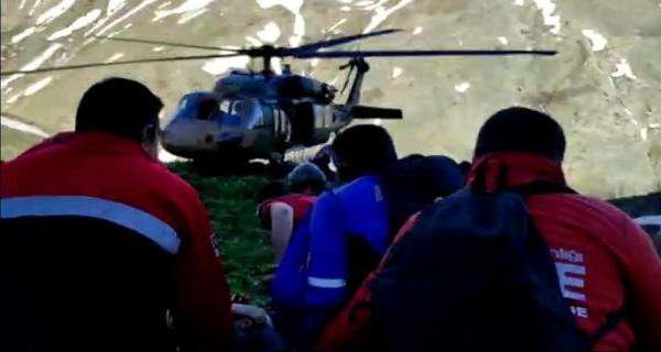 Mantar toplarken d&uuml;şen kadın askeri helikopterle hastaneye ulaştırıldı