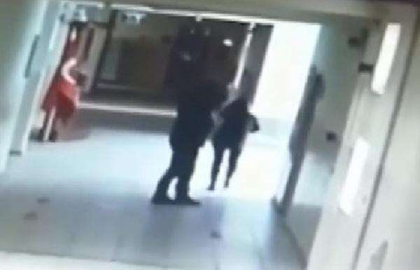 Okul m&uuml;d&uuml;r&uuml;n&uuml;n cinsel saldırı davasında tanık: 'M&uuml;d&uuml;r&uuml;n odasına gitmek istemiyorum. derdi