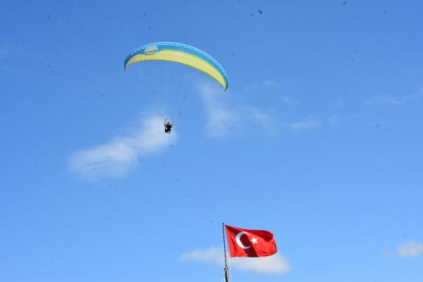 Ordu’da 530 rakımlı Boztepe’de yamaç paraşütü festivali